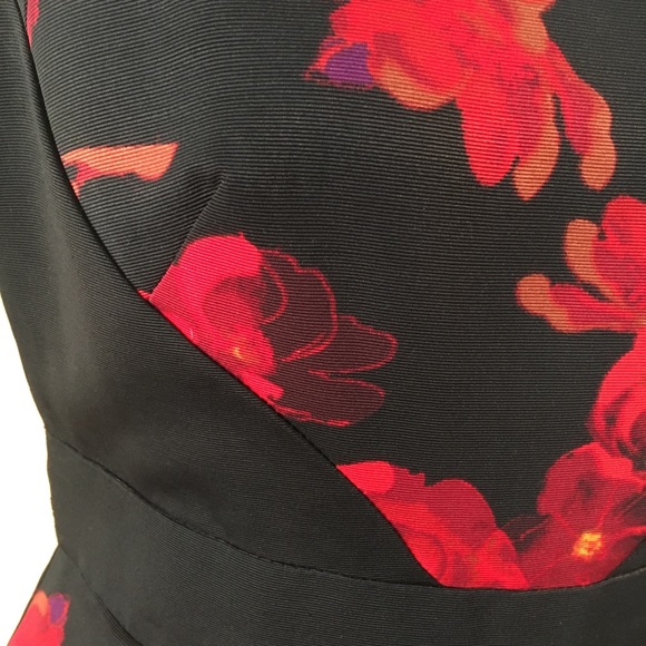 Taylor Red and Black Floral Dress 8P - Picture 5 of 6